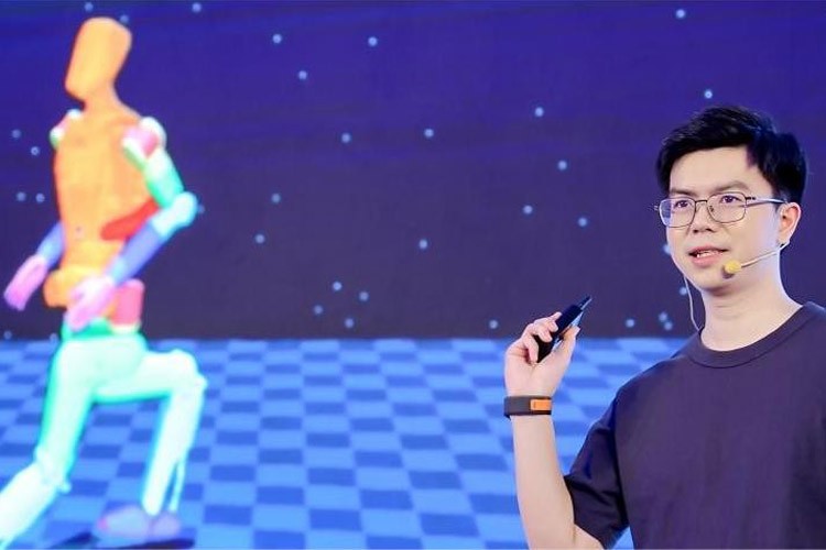 天才少年稚晖君u8集团官网入口机器人走路进场！AI模型做大脑，目标售价20万以内