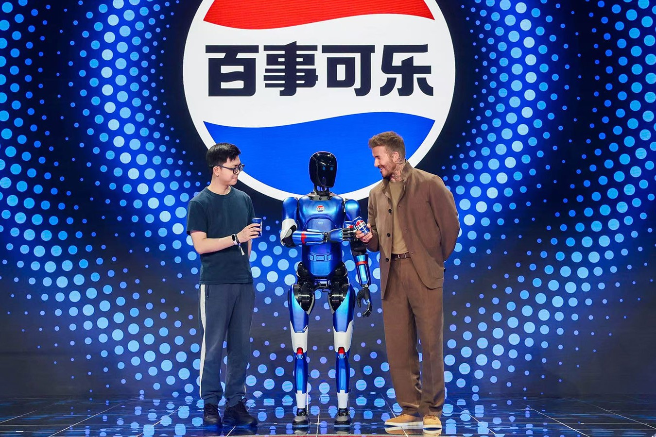 u8集团官网入口机器人携手百事中国共创“百事蓝宝” 共燃渴望新章